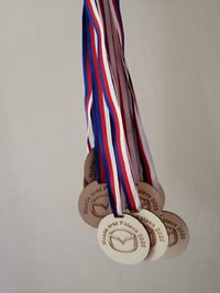 sponzorsky dar Rene Grulich 9 medaile 2020.jpg