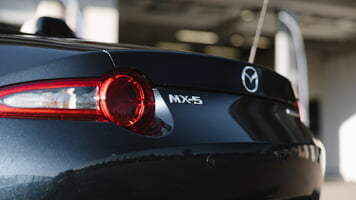 Mazda_MX-5_Guinness_World_Record_024_highres.jpg