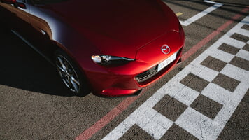 Mazda_MX-5_Guinness_World_Record_026_highres.jpg