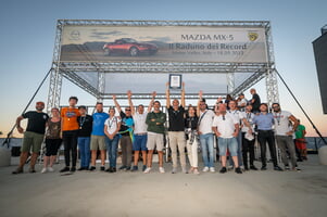Mazda_MX-5_Guinness_World_Record_092_highres.jpg