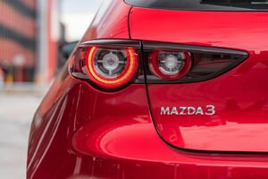 220429_Mazda-3-G20e-Hybrid-Hatch_Still-12.jpg
