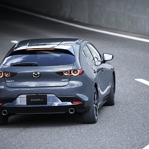 11_All-New-Mazda3_5HB_EXT_Polymetal-Gray-Metallic